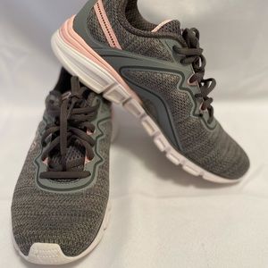 Fila Gray And Pink Memory Athletic Mesh Sneakers Shoes Women’s Size 8.5